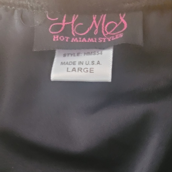 Black one piece swimsuit - Picture 4 of 6